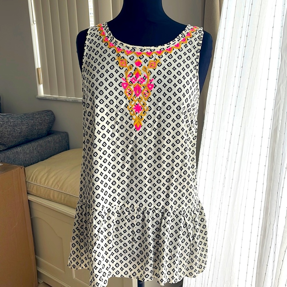 Available M embroidered blouse / mini dress